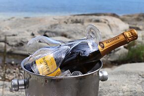 Vår Gård Saltsjöbaden