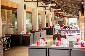 Full Moon Garden Hotel