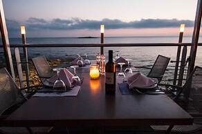 PHEIA, Vriniotis Resorts