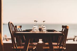 PHEIA, Vriniotis Resorts