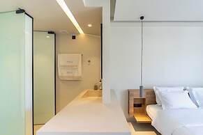 PHEIA, Vriniotis Resorts