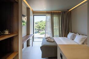 PHEIA, Vriniotis Resorts