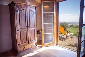 Valdonica Winery & Vineyard Residence