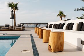 Petradi Beach Lounge Hotel