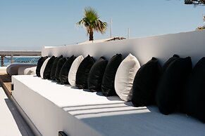 Petradi Beach Lounge Hotel