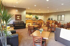 Pomeroy Inn & Suites Hotel Dawson Creek