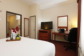 Pomeroy Inn & Suites Hotel Dawson Creek