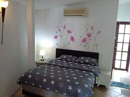 Baan Talay Homestay by the Beach