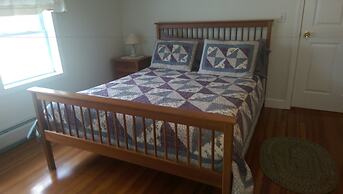 Locust Tree Bed and Breakfast LLC