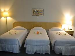 West Plaza Hotel Desekel