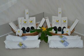 West Plaza Hotel Desekel