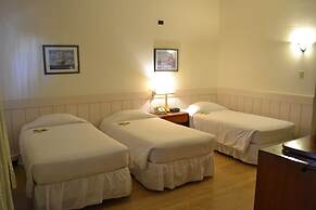 West Plaza Hotel Downtown