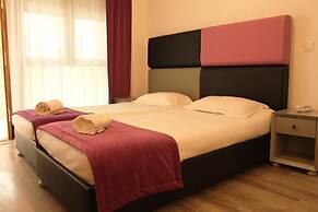 Adonis Aix-en-Provence