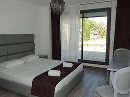 Adonis Aix-en-Provence