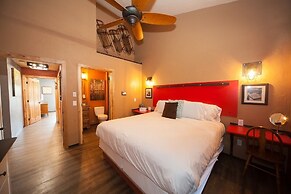 Log Cabin Lodge & Suites