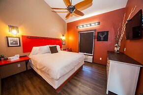 Log Cabin Lodge & Suites