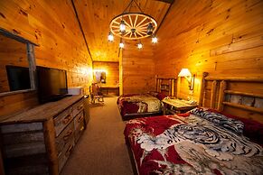 Log Cabin Lodge & Suites