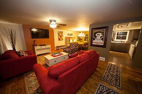 Log Cabin Lodge & Suites