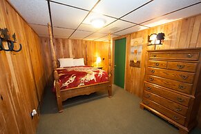 Log Cabin Lodge & Suites