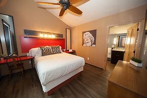 Log Cabin Lodge & Suites