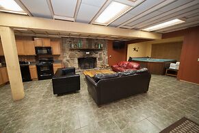 Log Cabin Lodge & Suites