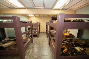 Log Cabin Lodge & Suites