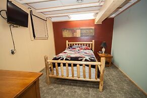 Log Cabin Lodge & Suites