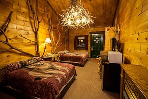 Log Cabin Lodge & Suites