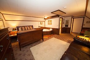 Log Cabin Lodge & Suites