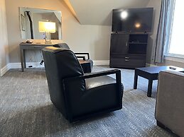 Sunrise Inn Villas and Suites