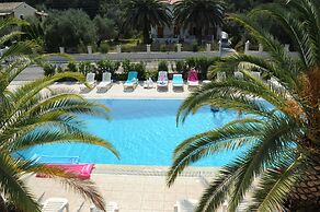 Captain's Studios & Apartments