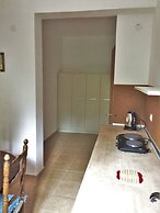 Captain's Studios & Apartments