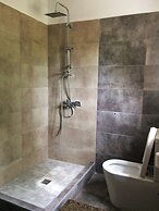 Captain's Studios & Apartments