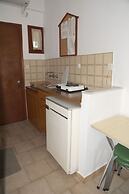 Captain's Studios & Apartments