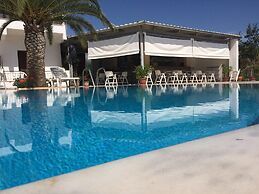 Captain's Studios & Apartments