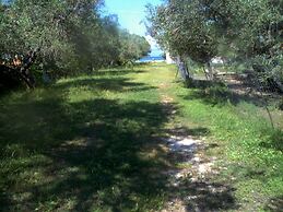 Captain's Studios & Apartments