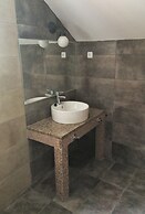 Captain's Studios & Apartments