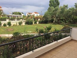 Captain's Studios & Apartments