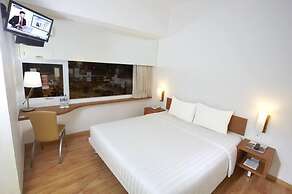 Whiz Hotel Pemuda Semarang