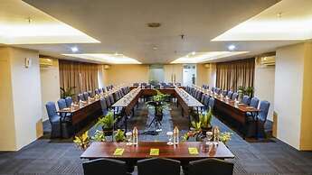 Whiz Hotel Pemuda Semarang