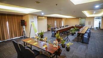 Whiz Hotel Pemuda Semarang