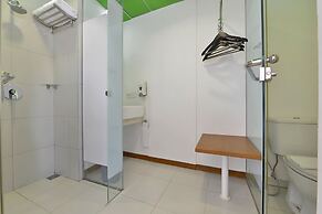 Whiz Hotel Pemuda Semarang