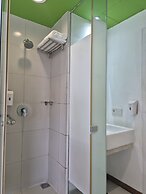 Whiz Hotel Pemuda Semarang