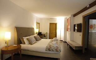 St. Peter' Six Rooms & Suites