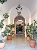 St. Peter' Six Rooms & Suites