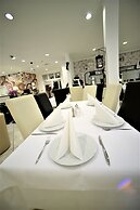 Ascot Hotel
