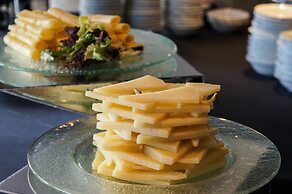 The Caleta Hotel Health, Beauty & Conference Centre