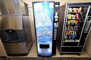 Cobblestone Inn & Suites - Denison Majestic Hills