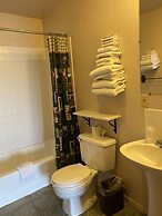 Green Creek Inn and RV Park