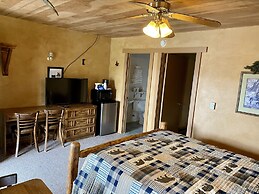 Green Creek Inn and RV Park